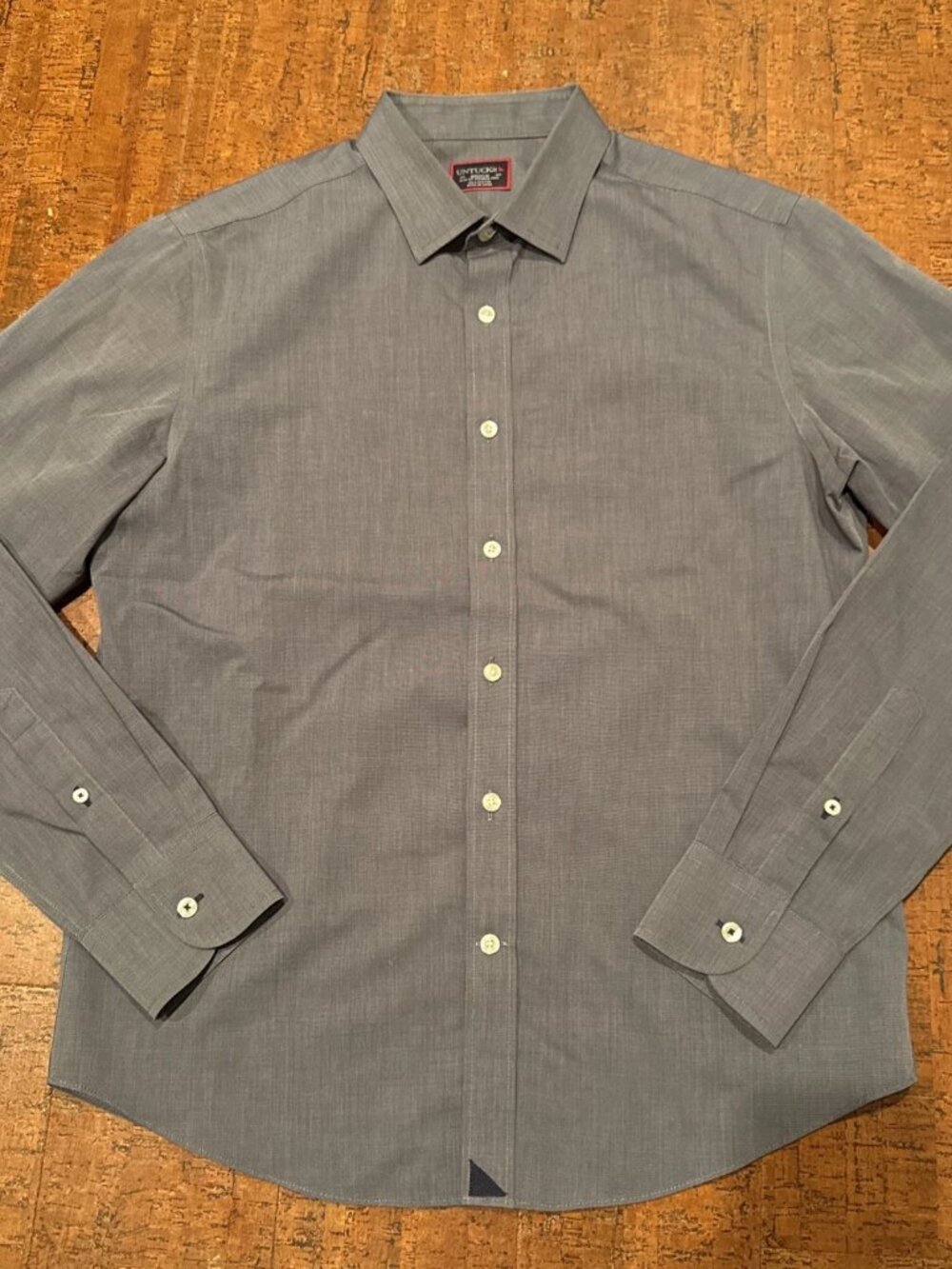 Untuckit Men’s Medium Gray Slim Fit Wrinkle Free Long Sleeve Button-Up Shirt